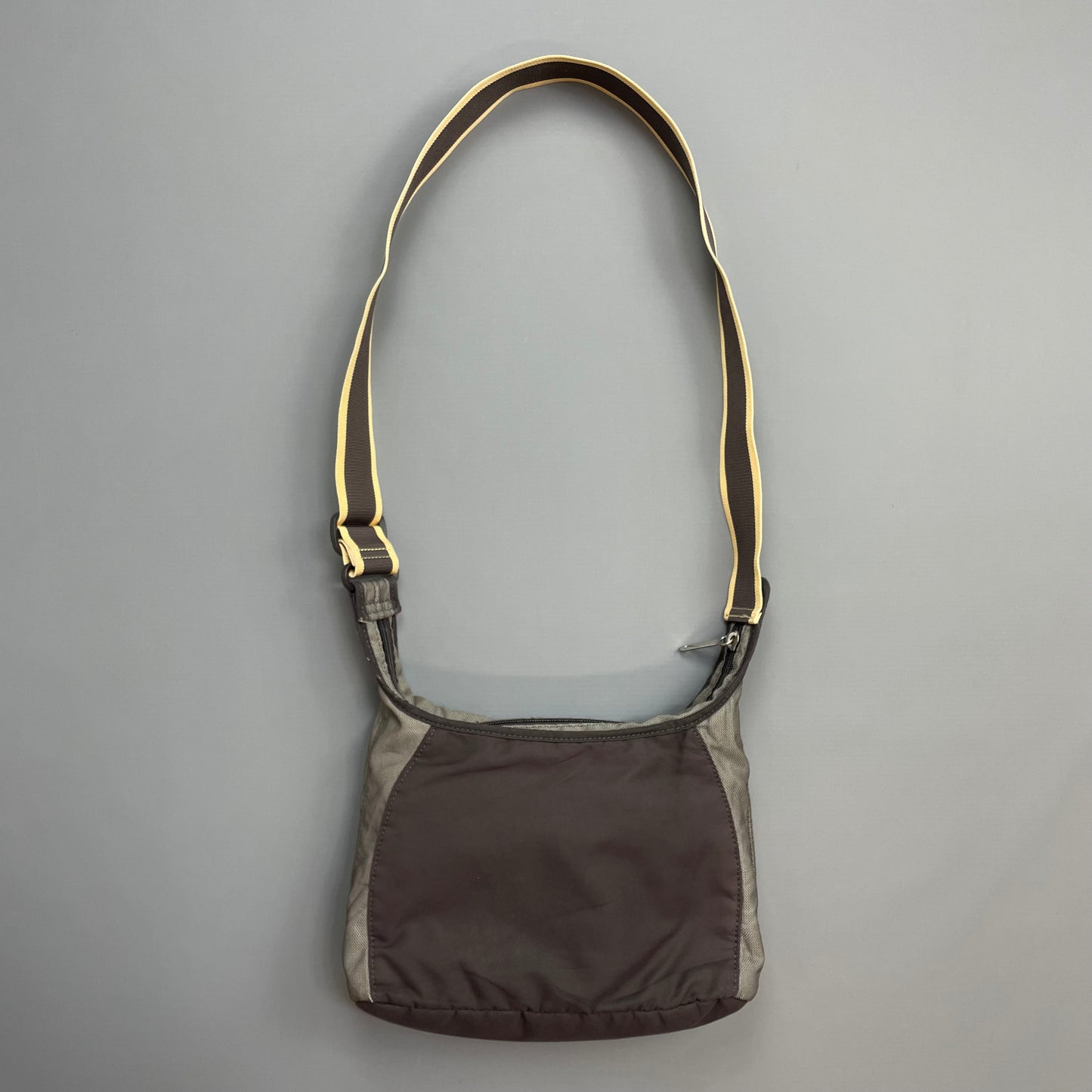 Nike Brown 00s Technical Mesh Side Bag