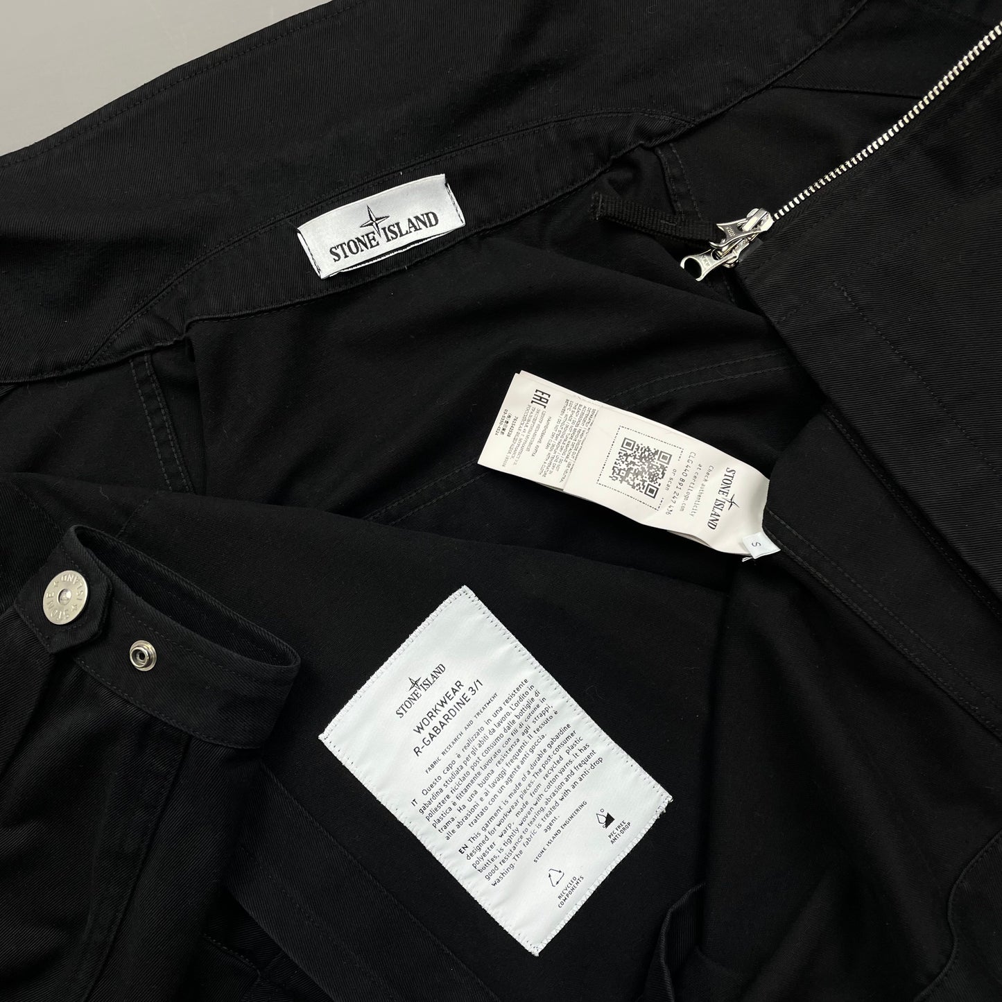 Stone Island Black SS22 Workwear R-Garbadine 3/1 Zip-Through Jacket