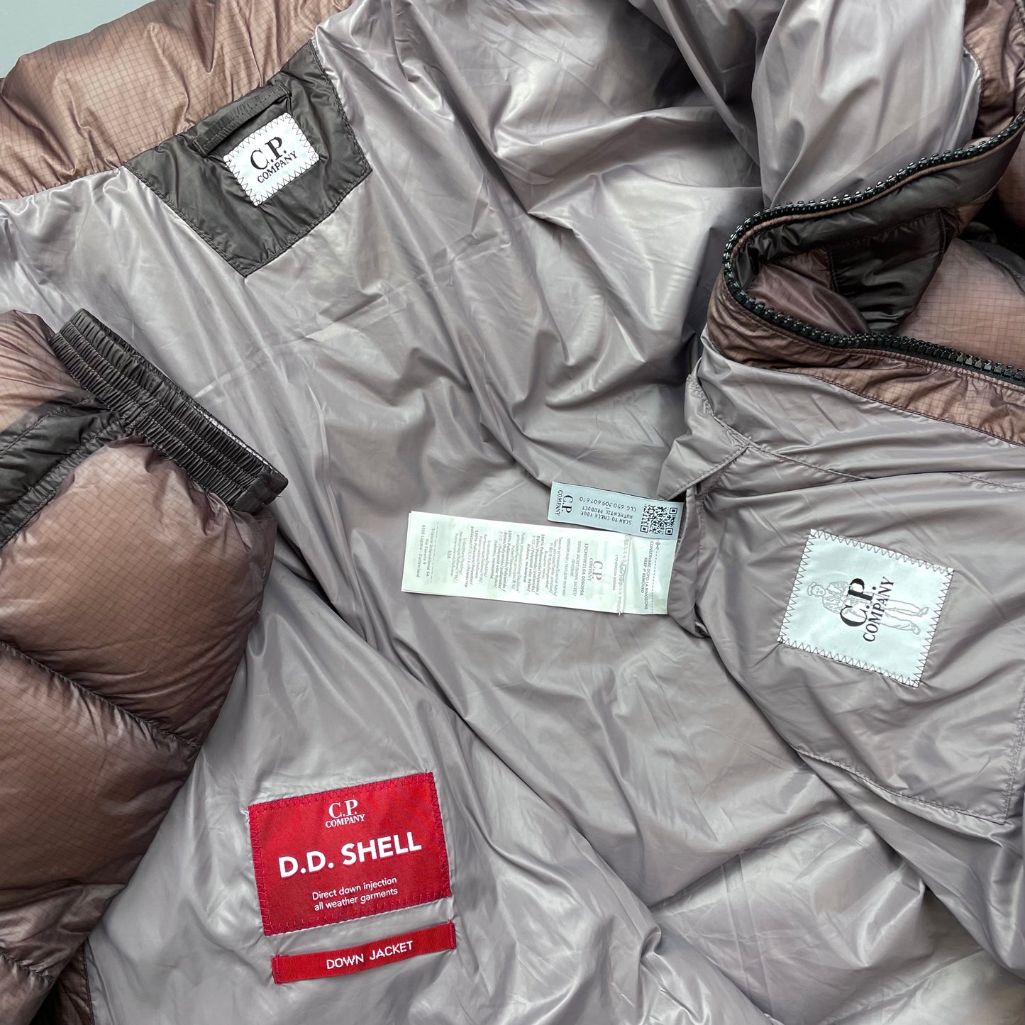 CP Company DD Shell Concealed Hood Short Down Puffer Jacket BNWT