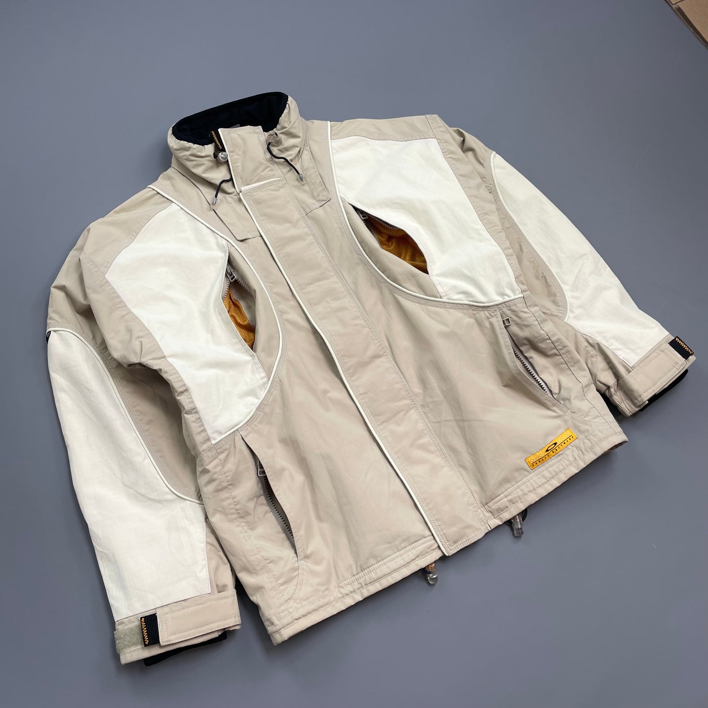 Oakley Software Beige & Cream 00s Multi-Pocket Technical Ski Jacket