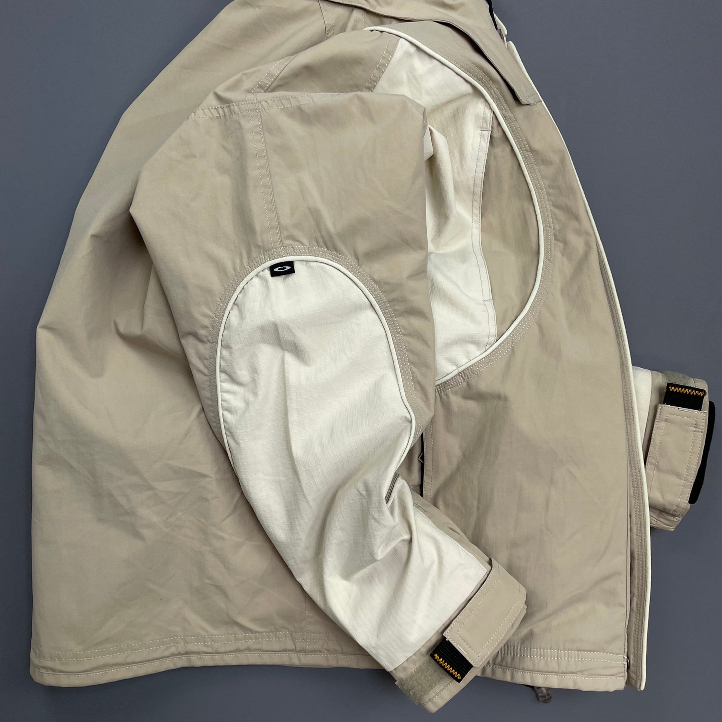 Oakley Software Beige & Cream 00s Multi-Pocket Technical Ski Jacket