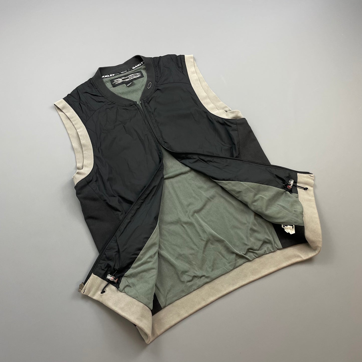 Oakley Software Black/Grey 00s Technical Gilet Vest